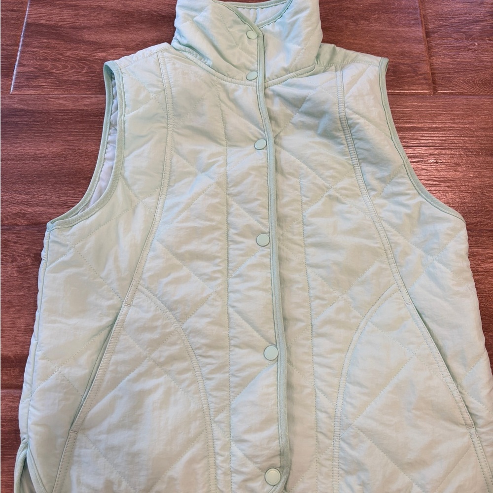 Te‎ Verde Women’s XS Mint Quilted Sleeveless Puffer Vest with Snaps EUC